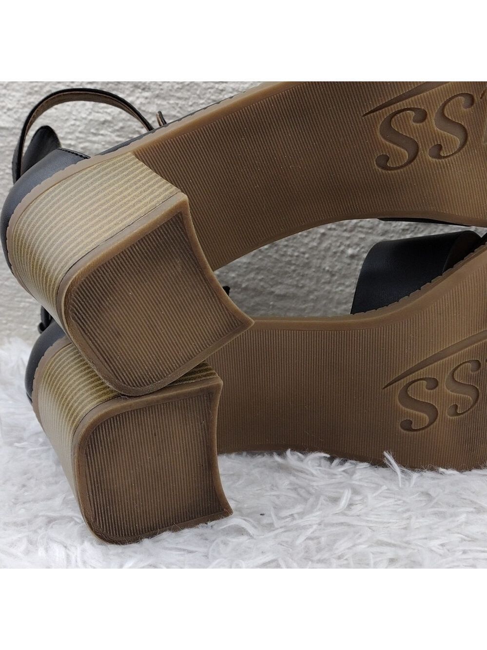 G.H. Bass & Co. Penelope Black Open Toe Ankle Strap Block High Heel Sandal Shoe - Picture 8 of 15